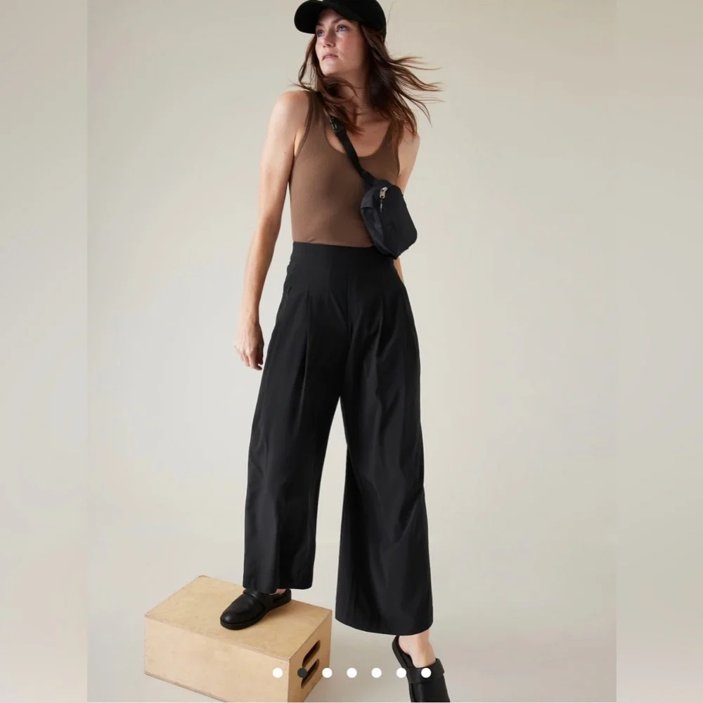 Athleta Brooklyn Heights High rise Pleated Wide Leg Pant // Black